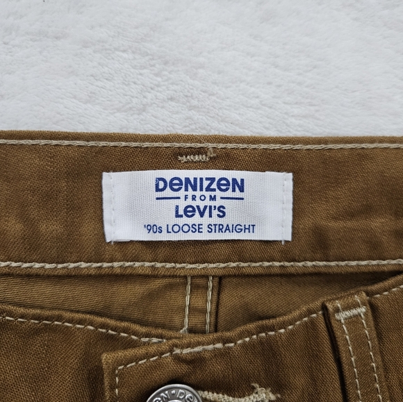 Denizen from Levi's Mid-Rise 90's Loose Straight Jeans in Golden Hour - Picture 6 of 11